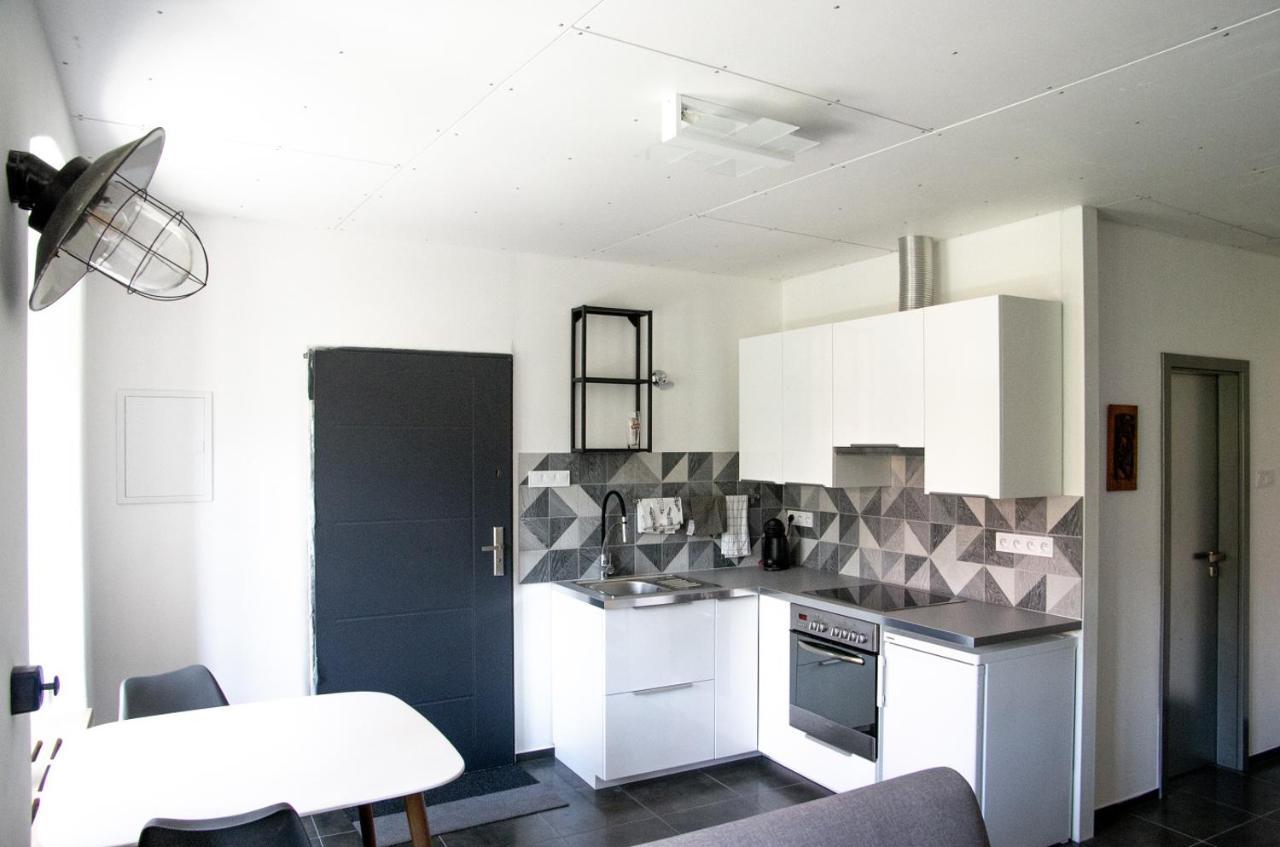 Garsoniera Sedlecka V Centru Kutne Hory Apartment กุตนาฮอรา ภายนอก รูปภาพ